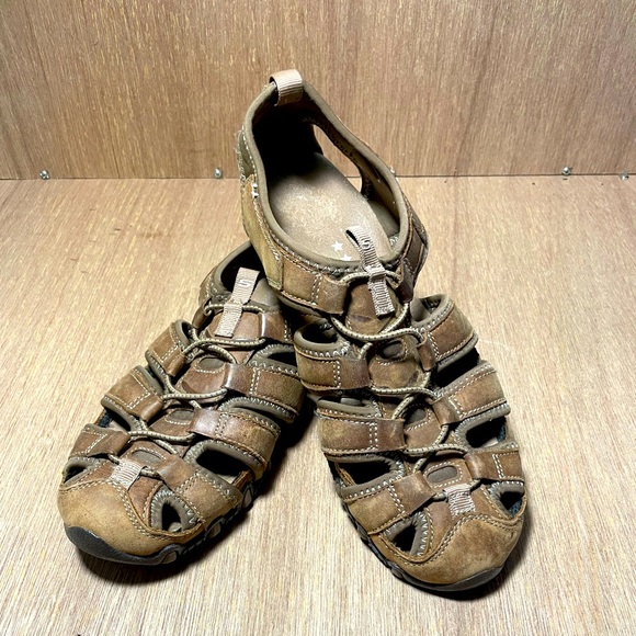 Skechers Shoes - Skechers Fisherman Sandals size 9